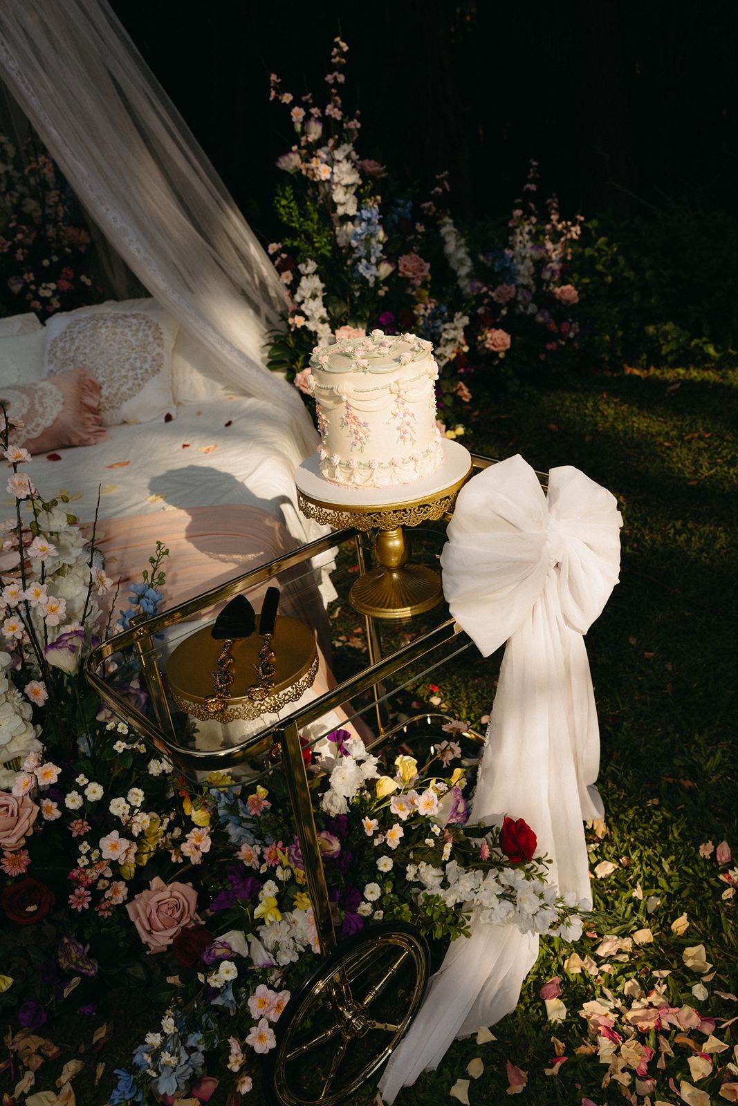 Vows and Things Exquisite Cake