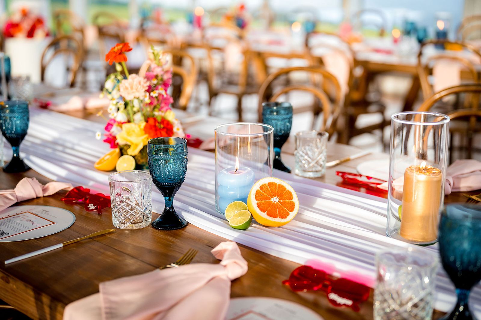Vows and Things Summer Table Arrnagement